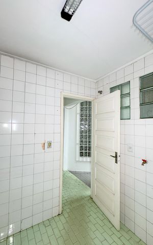 Casa à venda com 200m², 3 quartos e 3 vagasÁrea de Serviço