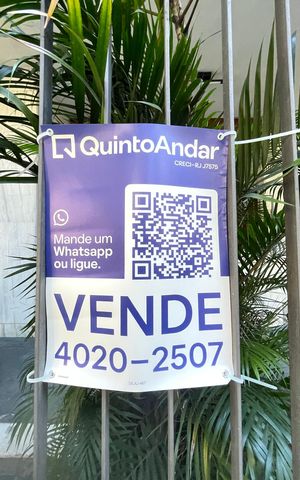 Apartamento à venda com 180m², 3 quartos e 1 vaga Apartamento à venda com 180m², 3 quartos e 1 vagaPlaquinha