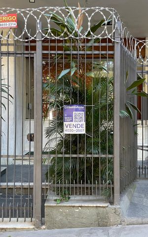 Apartamento à venda com 180m², 3 quartos e 1 vaga Apartamento à venda com 180m², 3 quartos e 1 vagaPlaquinha