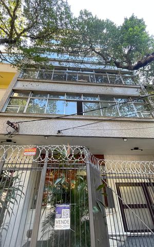 Apartamento à venda com 180m², 3 quartos e 1 vaga Apartamento à venda com 180m², 3 quartos e 1 vagaPlaquinha