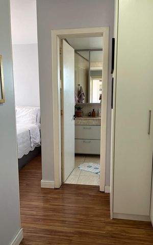 Apartamento à venda com 122m², 3 quartos e 1 vaga Apartamento à venda com 122m², 3 quartos e 1 vagaAcesso ao banheiro da suíte
