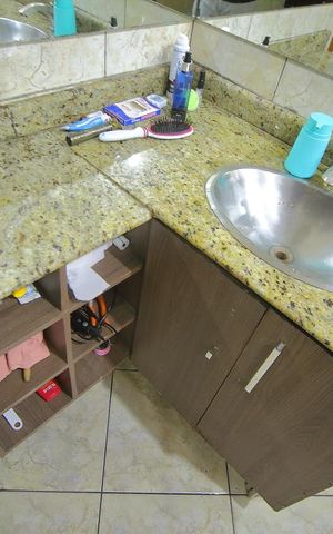 Casa à venda com 125m², 2 quartos e 2 vagasBanheiro 