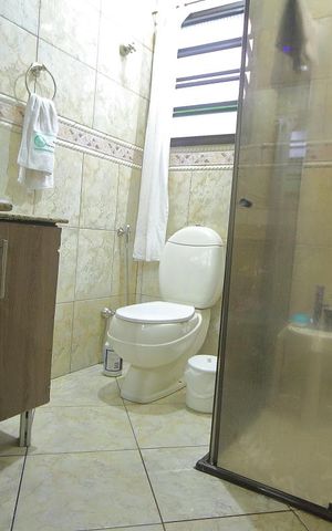 Casa à venda com 125m², 2 quartos e 2 vagasBanheiro 