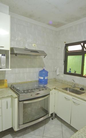 Casa à venda com 125m², 2 quartos e 2 vagasCozinha 