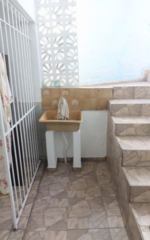Casa à venda com 196m², 2 quartos e 1 vagaÁrea de Serviço