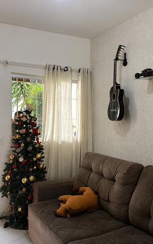 Casa à venda com 150m², 2 quartos e 2 vagas Casa à venda com 150m², 2 quartos e 2 vagasSala