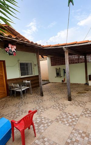 Casa à venda com 150m², 2 quartos e 2 vagas Casa à venda com 150m², 2 quartos e 2 vagasÁrea externa