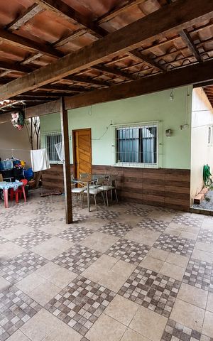 Casa à venda com 150m², 2 quartos e 2 vagas Casa à venda com 150m², 2 quartos e 2 vagasÁrea externa