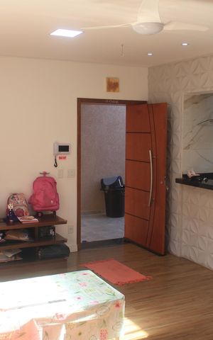 Casa à venda com 300m², 4 quartos e 4 vagasSala