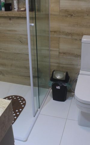 Casa à venda com 300m², 4 quartos e 4 vagasBanheiro da Suíte 1