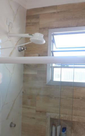 Casa à venda com 300m², 4 quartos e 4 vagasBanheiro 2