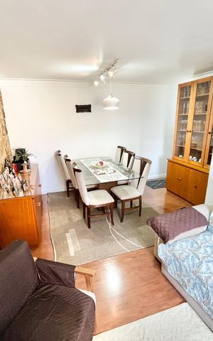 Apartamento à venda com 96m², 3 quartos e 1 vaga Apartamento à venda com 96m², 3 quartos e 1 vagaSala