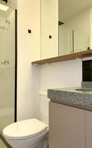 Studio para alugar com 26m², 1 quarto e 1 vaga Studio para alugar com 26m², 1 quarto e 1 vagaBanheiro