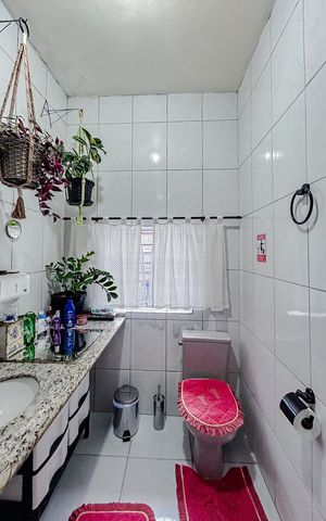 Casa à venda com 255m², 3 quartos e 2 vagasBanheiro