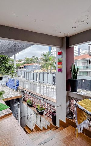 Casa à venda com 255m², 3 quartos e 2 vagasVaranda