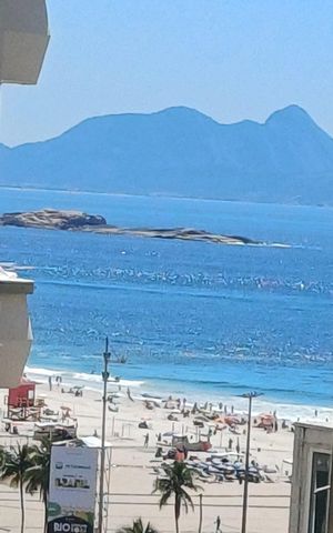 Casa de condomínio à venda com 250m², 3 quartos e 1 vaga Casa de condomínio à venda com 250m², 3 quartos e 1 vagaVista