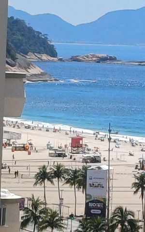 Casa de condomínio à venda com 250m², 3 quartos e 1 vaga Casa de condomínio à venda com 250m², 3 quartos e 1 vagaVista