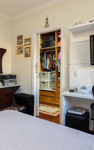 Casa à venda com 260m², 5 quartos e 5 vagasSuíte 3