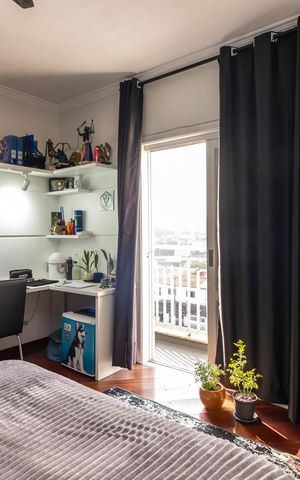 Casa à venda com 260m², 5 quartos e 5 vagasSuíte 4
