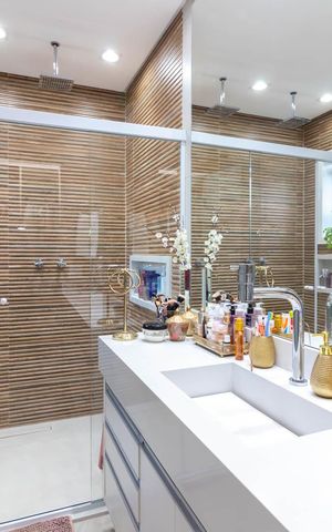 Casa à venda com 260m², 5 quartos e 5 vagasBanheiro da Suíte 1