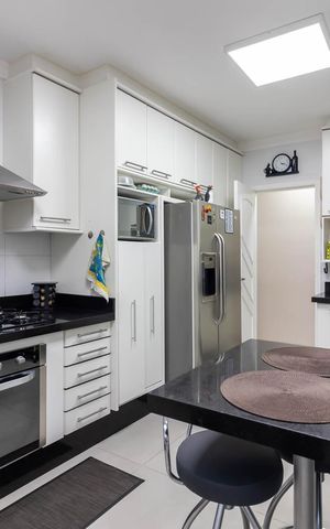 Casa à venda com 260m², 5 quartos e 5 vagasCozinha