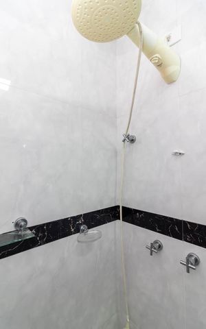 Casa à venda com 260m², 5 quartos e 5 vagasBanheiro da Suíte 2