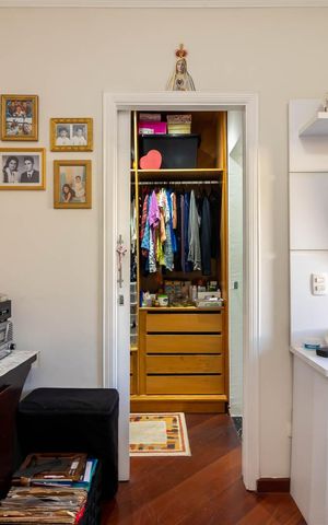 Casa à venda com 260m², 5 quartos e 5 vagasSuíte 3