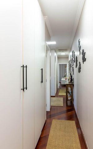 Casa à venda com 260m², 5 quartos e 5 vagasCorredor dos Quartos