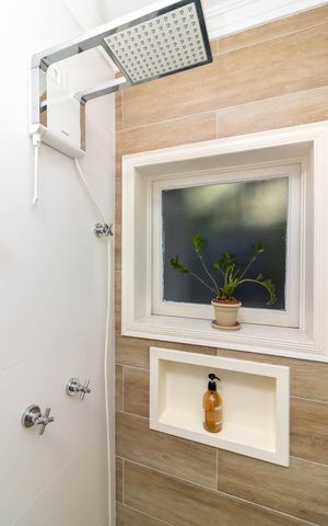 Casa à venda com 260m², 5 quartos e 5 vagasBanheiro social