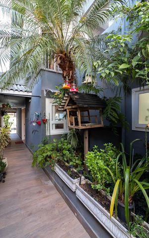 Casa à venda com 260m², 5 quartos e 5 vagasCorredor Lateral