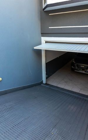 Casa à venda com 260m², 5 quartos e 5 vagasEntrada