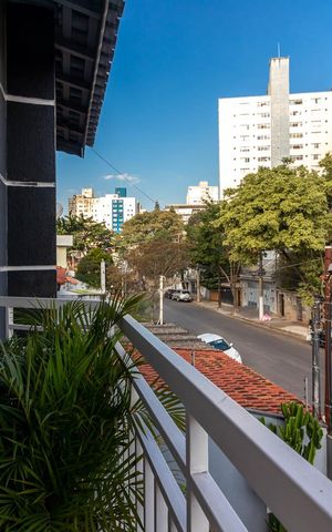 Casa à venda com 260m², 5 quartos e 5 vagasVaranda da Suíte 1