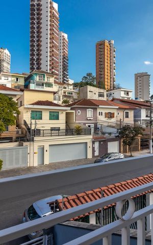 Casa à venda com 260m², 5 quartos e 5 vagasVaranda da Suíte 1