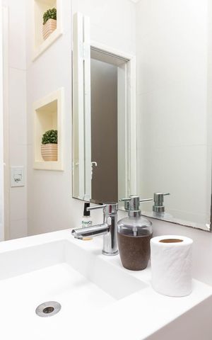 Casa à venda com 260m², 5 quartos e 5 vagasBanheiro social
