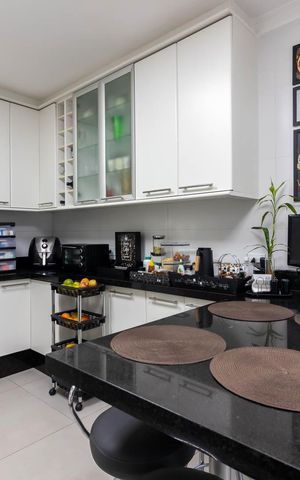 Casa à venda com 260m², 5 quartos e 5 vagasCozinha