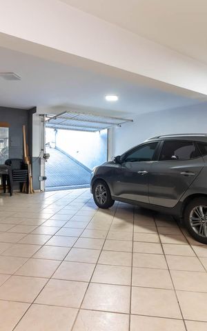 Casa à venda com 260m², 5 quartos e 5 vagasGaragem