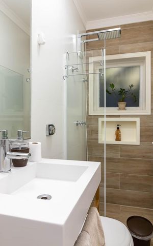 Casa à venda com 260m², 5 quartos e 5 vagasBanheiro social