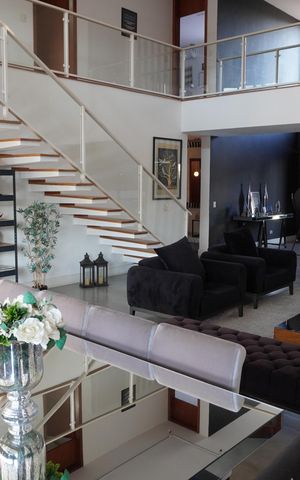 Casa de condomínio à venda com 460m², 5 quartos e 4 vagasSala de Estar
