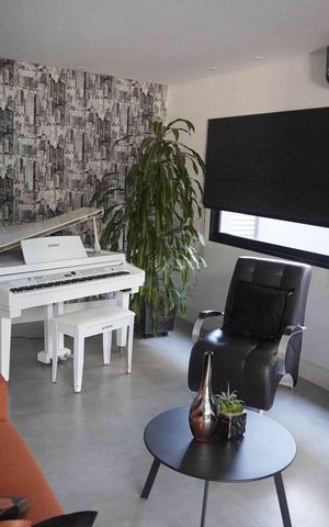 Casa de condomínio à venda com 460m², 5 quartos e 4 vagasSala de Estar