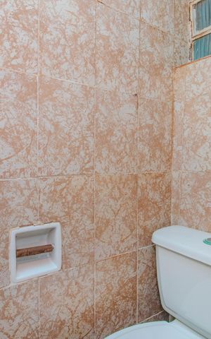 Casa para alugar com 80m², 3 quartos e 1 vaga Casa para alugar com 80m², 3 quartos e 1 vagaBanheiro social