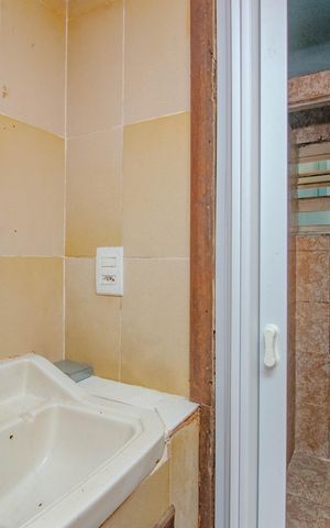 Casa para alugar com 80m², 3 quartos e 1 vaga Casa para alugar com 80m², 3 quartos e 1 vagaBanheiro social