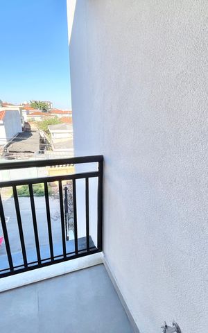 Casa à venda com 145m², 3 quartos e 2 vagas Casa à venda com 145m², 3 quartos e 2 vagasQuarto 1 - Suíte Varanda