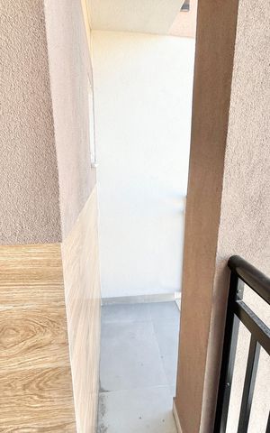Casa à venda com 145m², 3 quartos e 2 vagas Casa à venda com 145m², 3 quartos e 2 vagasQuarto 1 - Suíte Varanda