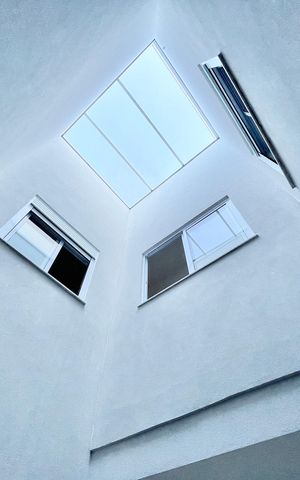 Casa à venda com 145m², 3 quartos e 2 vagas Casa à venda com 145m², 3 quartos e 2 vagasTeto