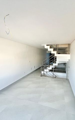 Casa à venda com 145m², 3 quartos e 2 vagas Casa à venda com 145m², 3 quartos e 2 vagasSala
