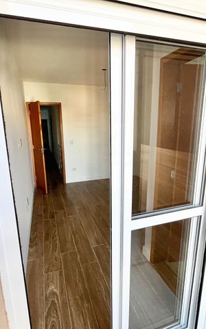 Casa à venda com 145m², 3 quartos e 2 vagas Casa à venda com 145m², 3 quartos e 2 vagasQuarto 1 - Suíte Varanda