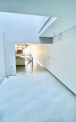 Casa à venda com 145m², 3 quartos e 2 vagas Casa à venda com 145m², 3 quartos e 2 vagasÁrea de Serviço / Àrea Gourmet