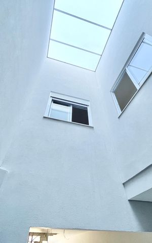 Casa à venda com 145m², 3 quartos e 2 vagas Casa à venda com 145m², 3 quartos e 2 vagasTeto