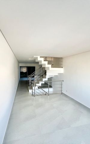 Casa à venda com 145m², 3 quartos e 2 vagas Casa à venda com 145m², 3 quartos e 2 vagasSala