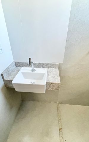 Casa à venda com 145m², 3 quartos e 2 vagas Casa à venda com 145m², 3 quartos e 2 vagasBanheiro da Suíte 1